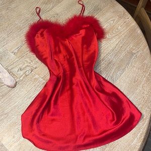 Vintage Dentelle Red Feather Trim Slip